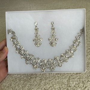 Necklace / Earring Set!